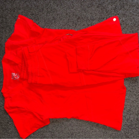 Barco bright orange/red scrub set - Picture 1 of 9